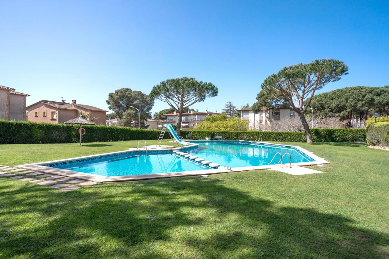 Bonita Casa Adosada Con Jardin Privado Y Piscina Comunitaria كاليلا دو بالافروجيل المظهر الخارجي الصورة